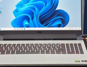 New Laptop Dell G15 5510 16GB Intel Core i7 SSD 512GB