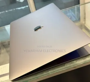 Laptop Apple MacBook Pro 2026 M6 16GB Intel Core i7 SSD 256GB