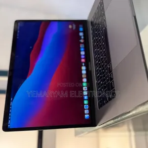 Laptop Apple MacBook Pro 2026 M6 16GB Intel Core i7 SSD 256GB