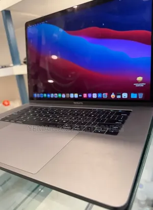 Laptop Apple MacBook Pro 2026 M6 16GB Intel Core i7 SSD 256GB