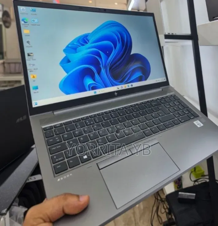 New Laptop HP 16GB Intel Core i7 SSD 512GB