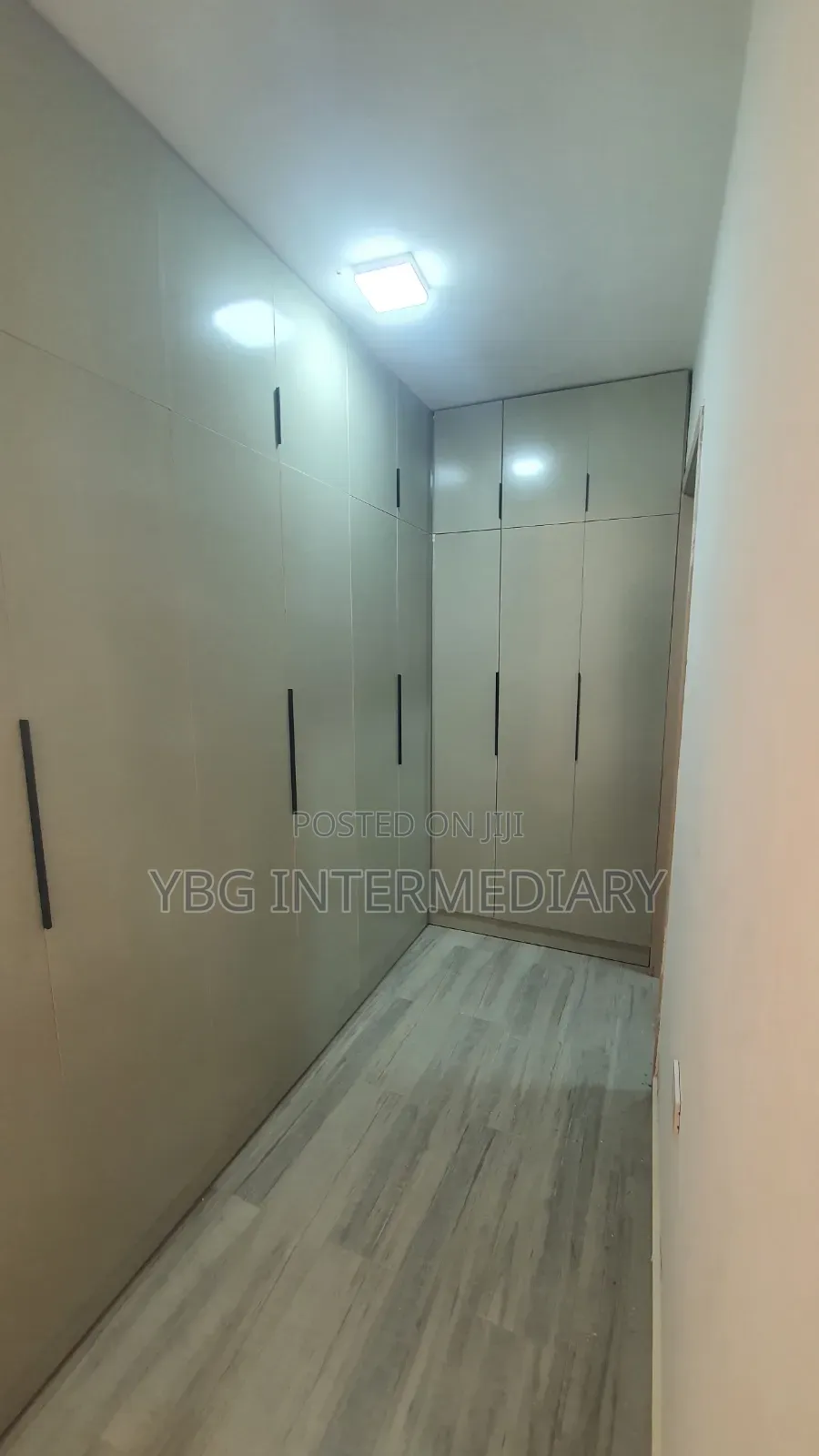 Furnished 4bdrm Apartment in Ayat, Yeka for sale