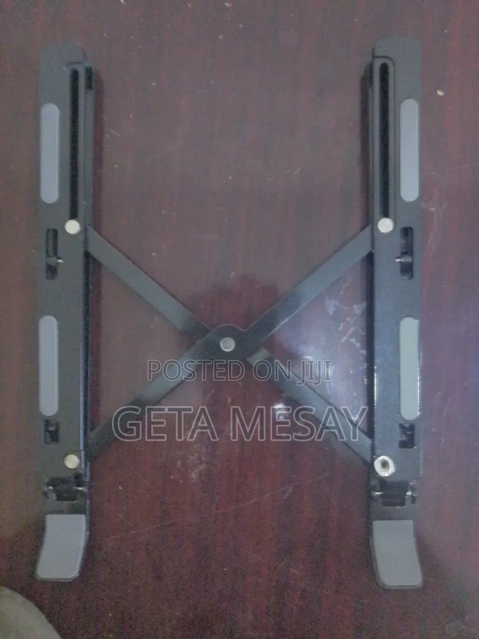 Aluminum 7-in-1 Adjustable Laptop Stand – Black በጥቁር