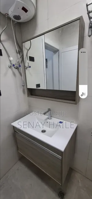 2bdrm Apartment in ለክብሩ ሪል እስቴት፣ መገናኛ, Bole for sale