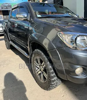 Toyota Hilux 2010 Black