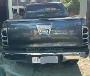 Toyota Hilux 2010 Black