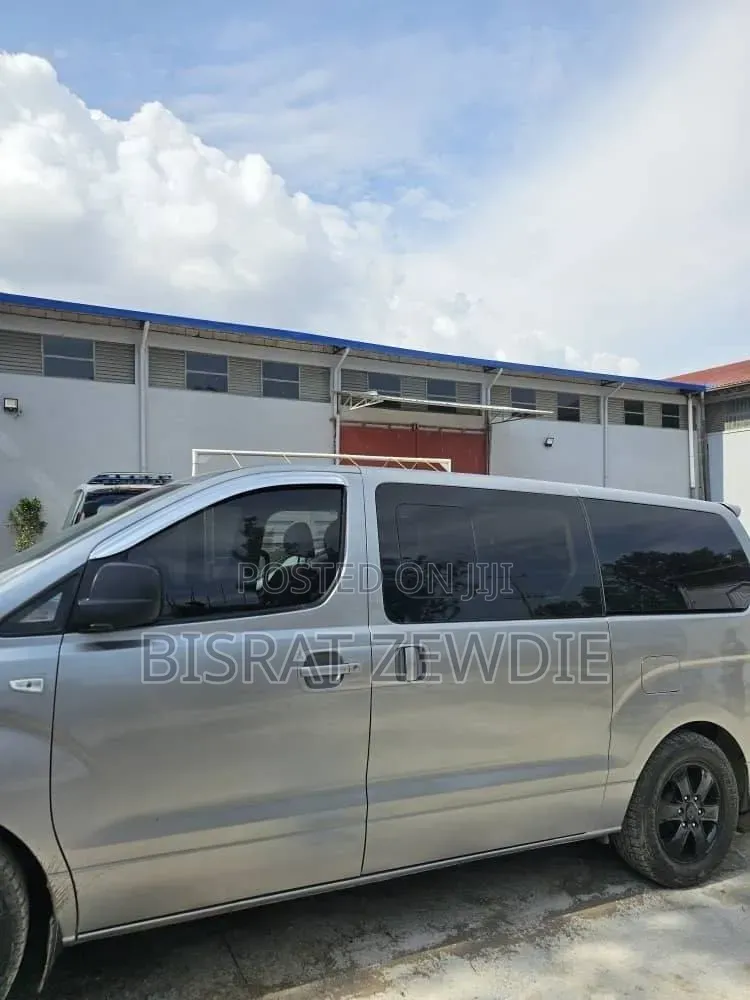 Hyundai Satellite 2019 Silver