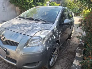 Toyota Yaris 2010 Silver