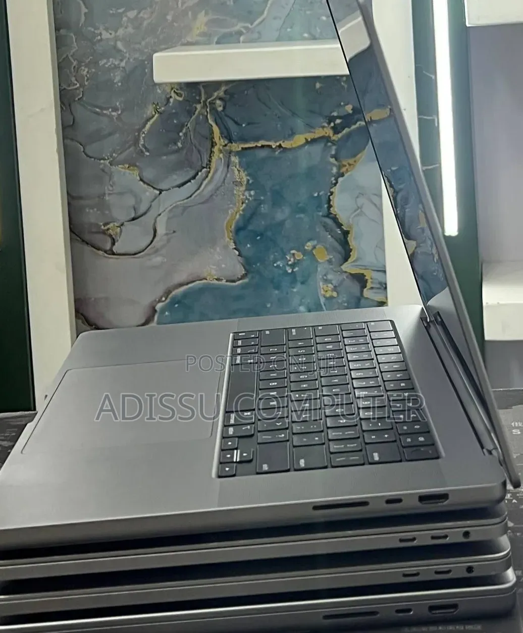 New Laptop Apple MacBook Pro 2021 M1 16GB Apple M1 Pro SSD 512GB
