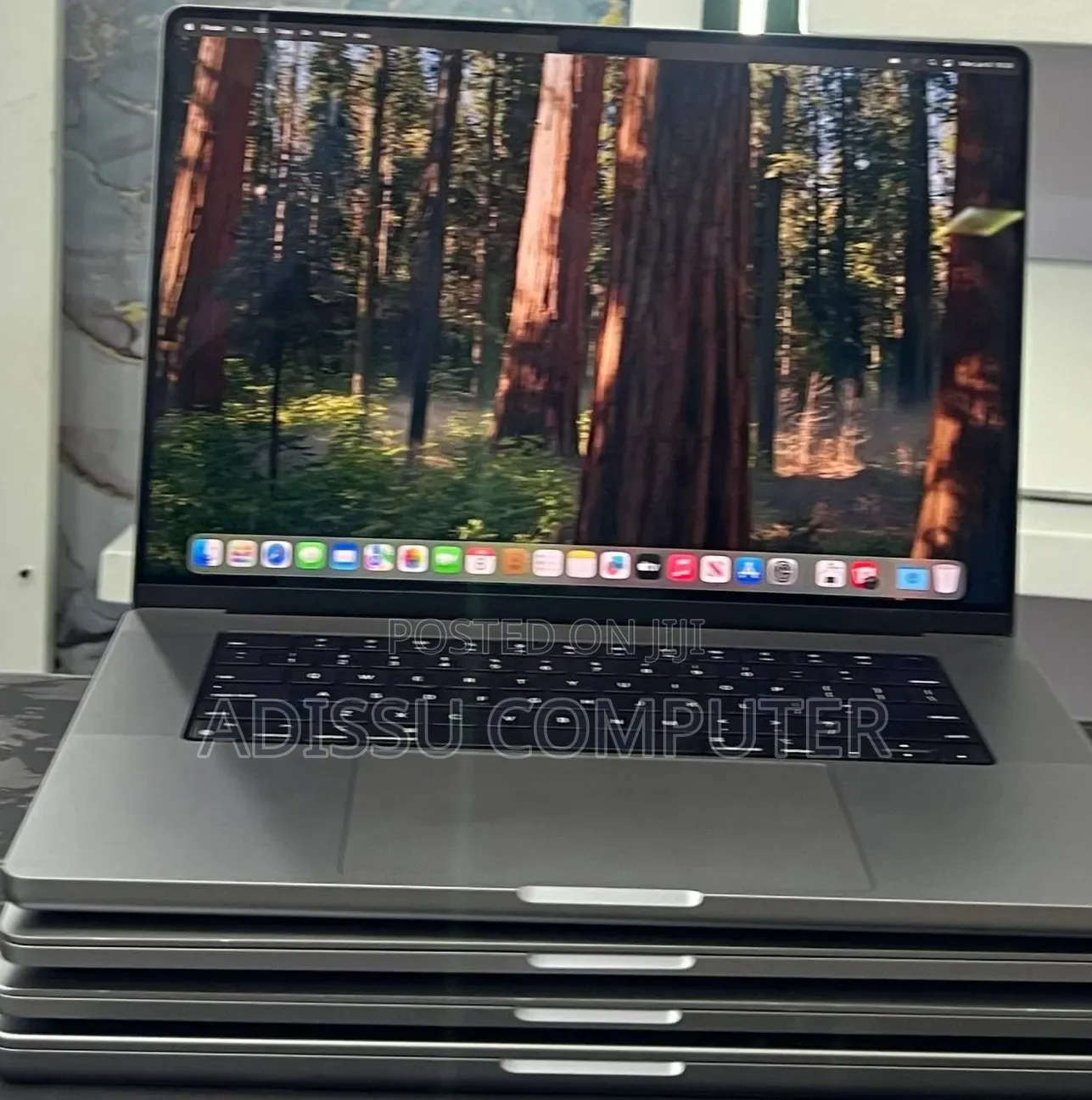 New Laptop Apple MacBook Pro 2021 M1 16GB Apple M1 Pro SSD 512GB