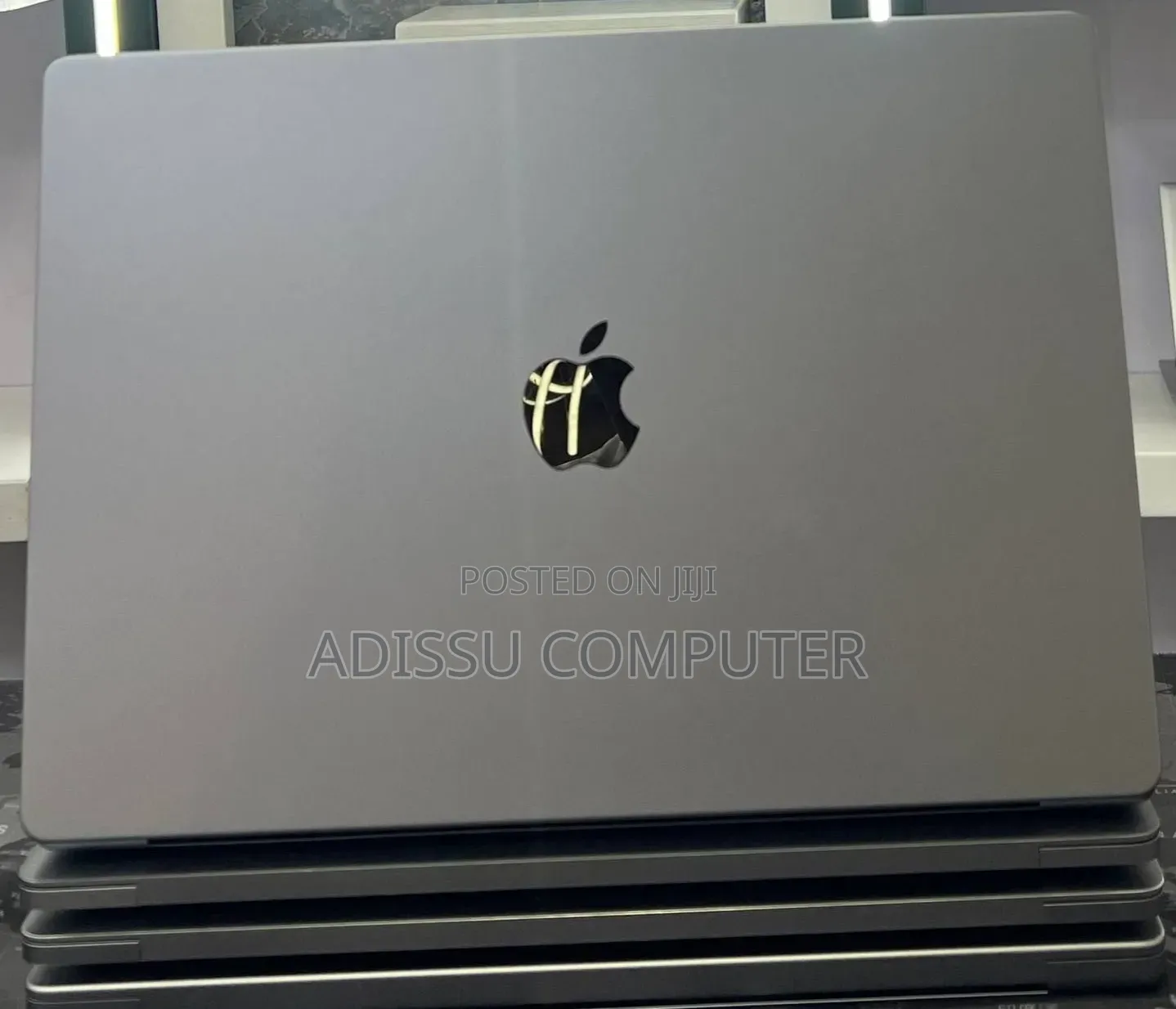 New Laptop Apple MacBook Pro 2021 M1 16GB Apple M1 Pro SSD 512GB