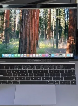 New Laptop Apple MacBook Pro 2017 16GB Intel Core i7 SSD 512GB