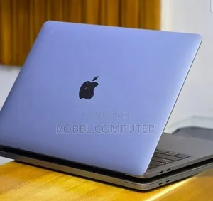 New Laptop Apple MacBook Pro 2017 16GB Intel Core i7 SSD 512GB