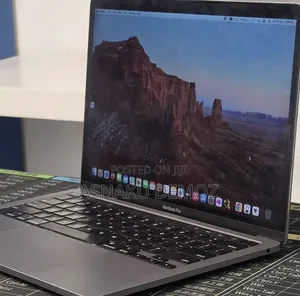 New Laptop Apple MacBook Pro 2020 8GB Intel Core i7 SSD 256GB