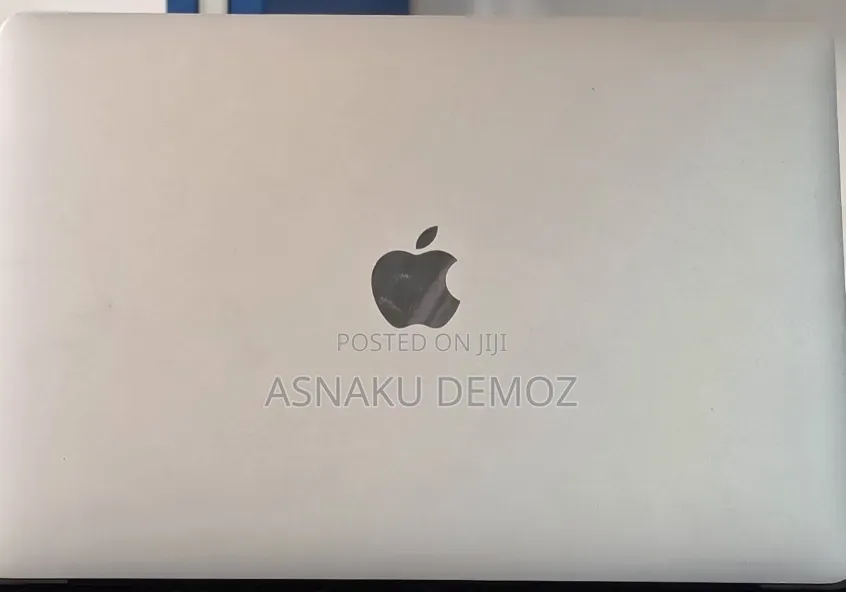 New Laptop Apple MacBook Pro 2020 8GB Intel Core i7 SSD 256GB