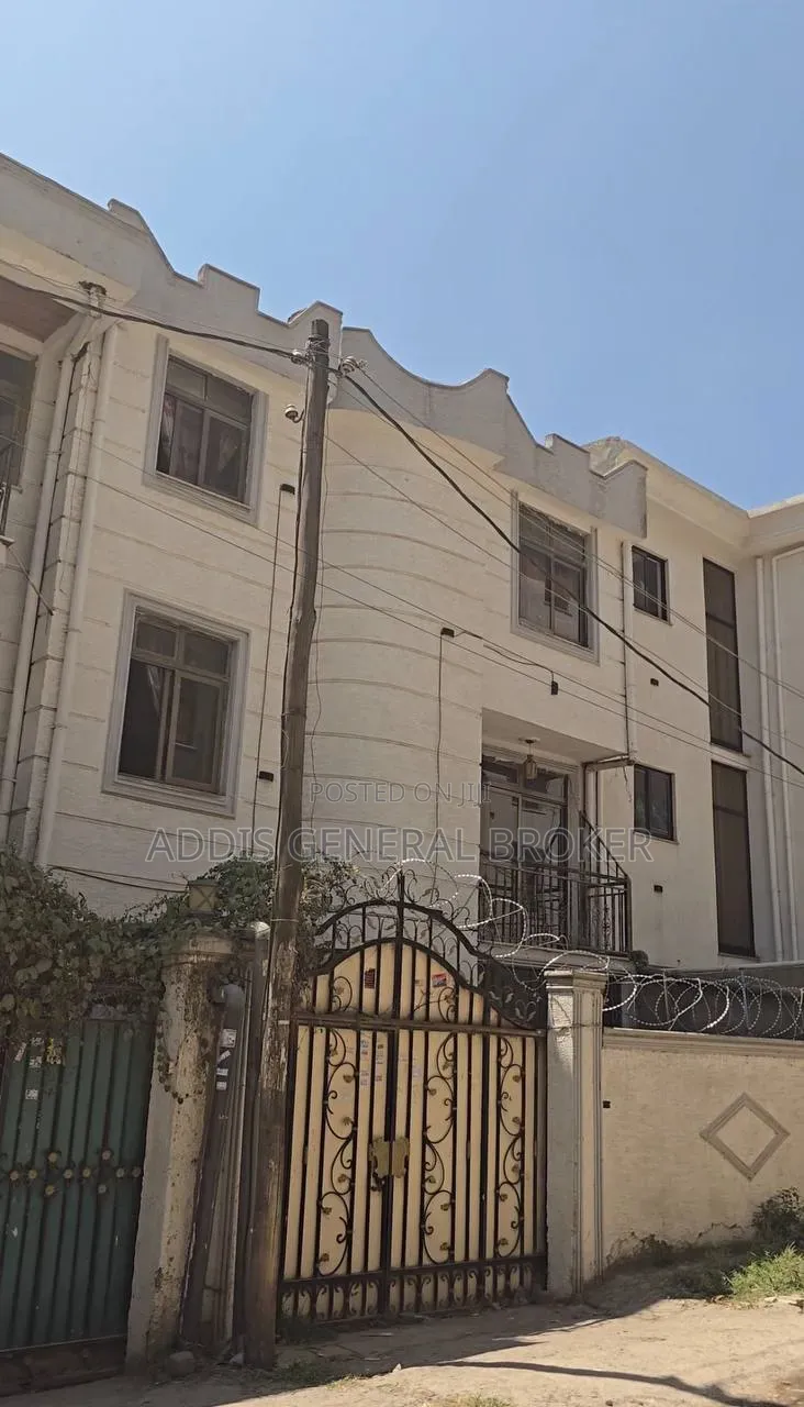 4bdrm House in ሀይሌ ጋርመንት, Nifas Silk-Lafto for sale