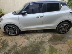 Suzuki Swift 2022 White