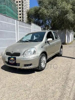 Toyota Vitz 2004 Silver