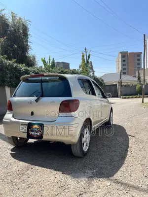 Toyota Vitz 2004 Silver