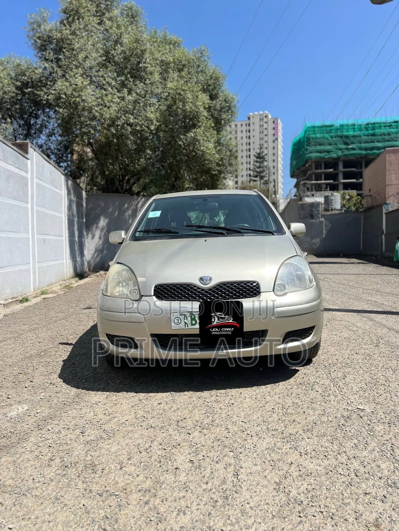 Toyota Vitz 2004 Silver