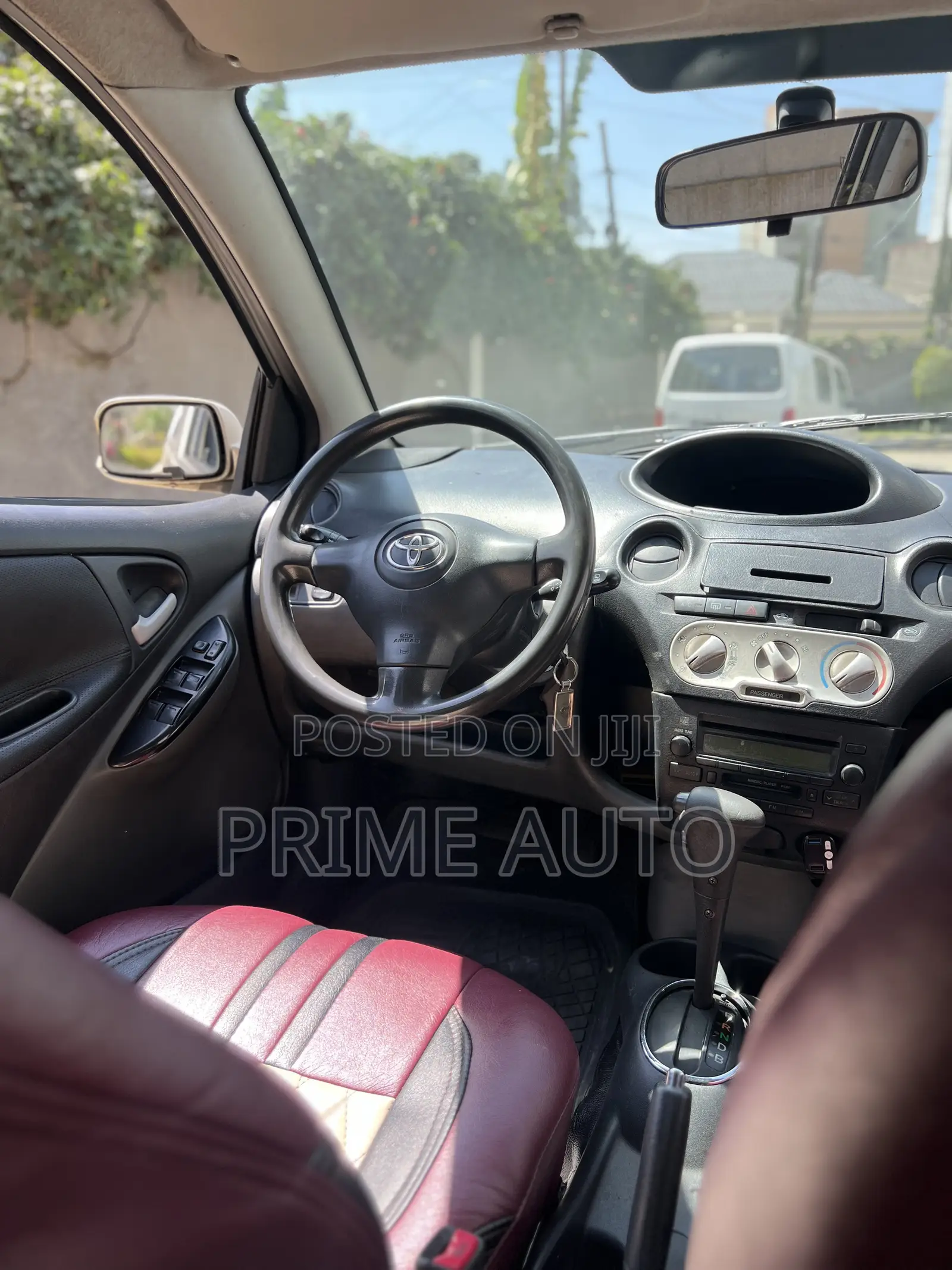 Toyota Vitz 2004 Silver