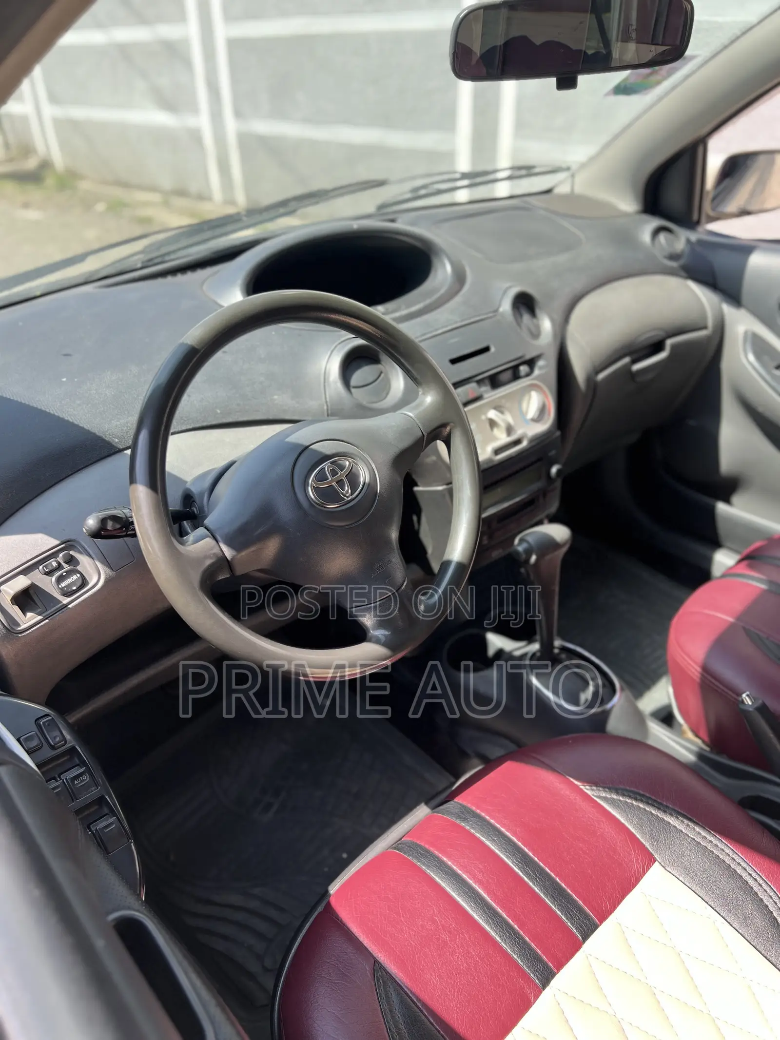 Toyota Vitz 2004 Silver
