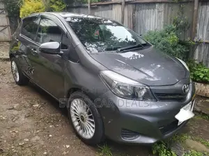 Toyota Yaris 2012 Gray