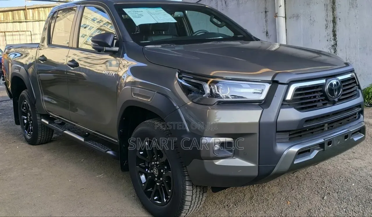 New Toyota Hilux Invincible (Hybrid) 2026 Brown