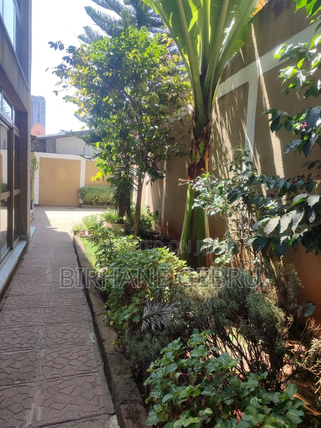 Furnished 7bdrm House in G+2 Fernshed House, Bole for rent