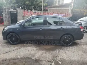 Toyota Yaris 2008 Gray