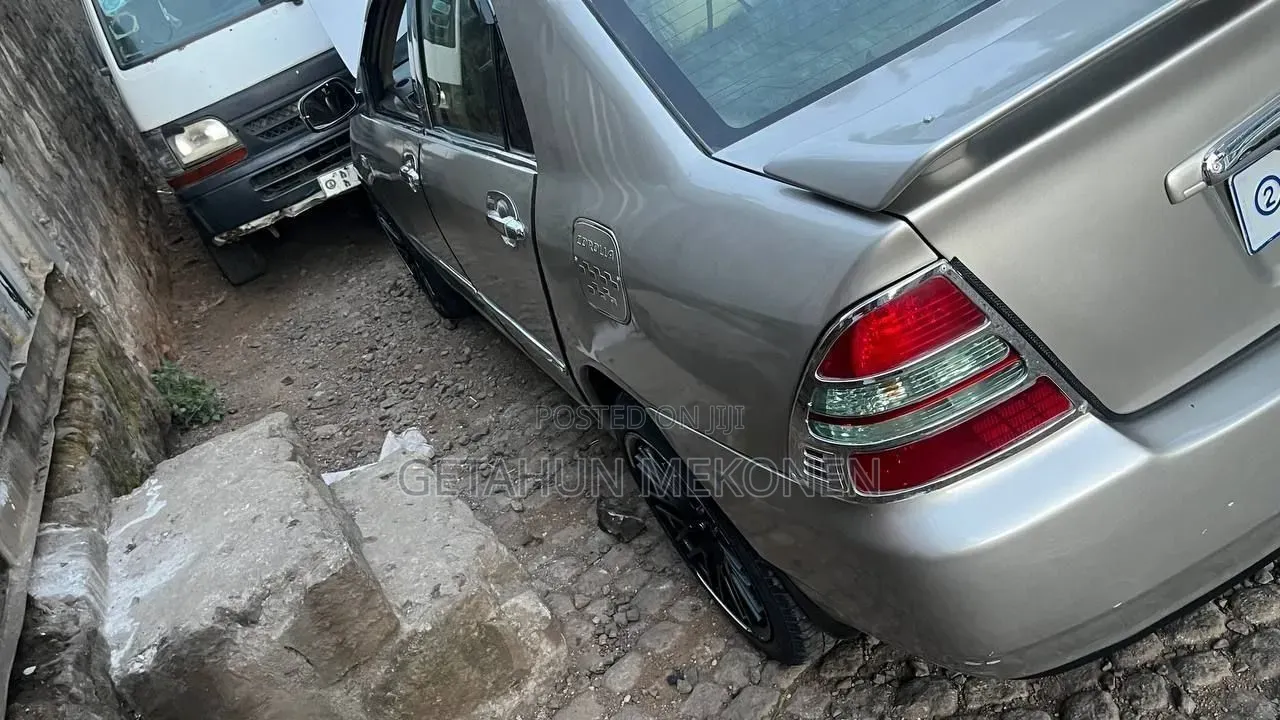 Toyota Corolla 2005 Gold