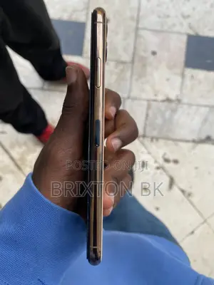 Apple iPhone 11 Pro Max 64 GB Gold