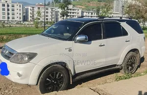 Toyota Fortuner 2012 White