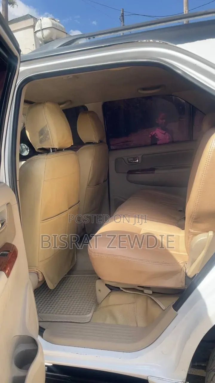 Toyota Fortuner 2012 White