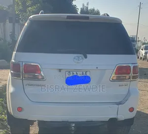 Toyota Fortuner 2012 White