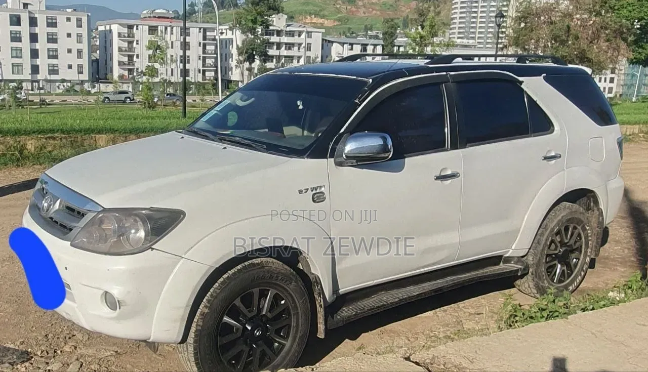 Toyota Fortuner 2012 White