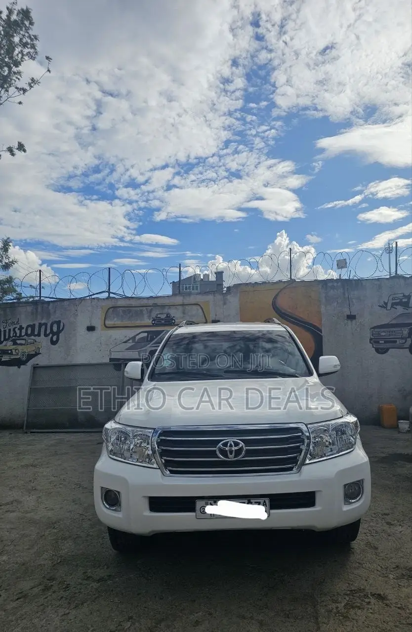 Toyota Land Cruiser 2014 White