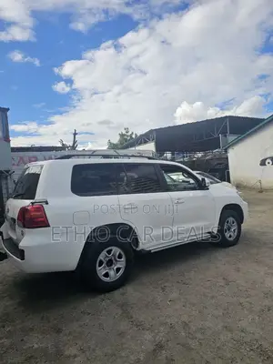 Toyota Land Cruiser 2014 White