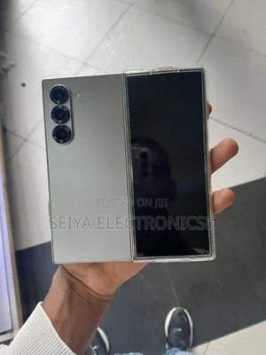 New Samsung Z 16 GB Gray