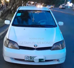 Toyota Platz 2002 White