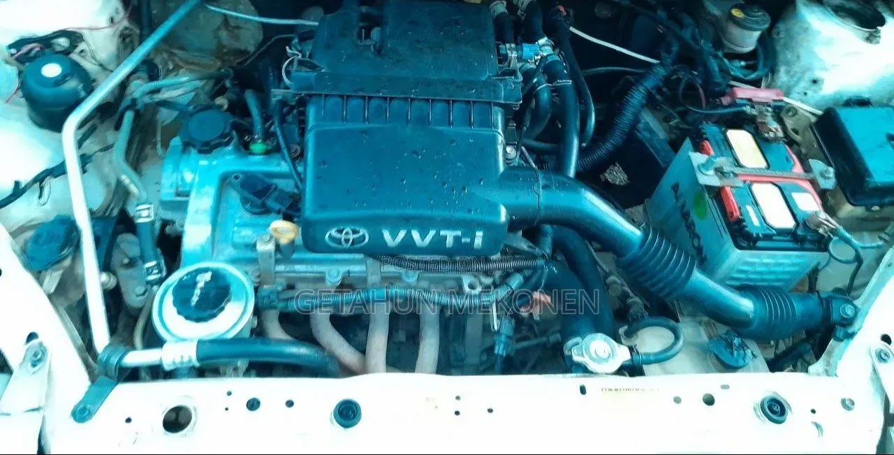 Toyota Platz 2002 White