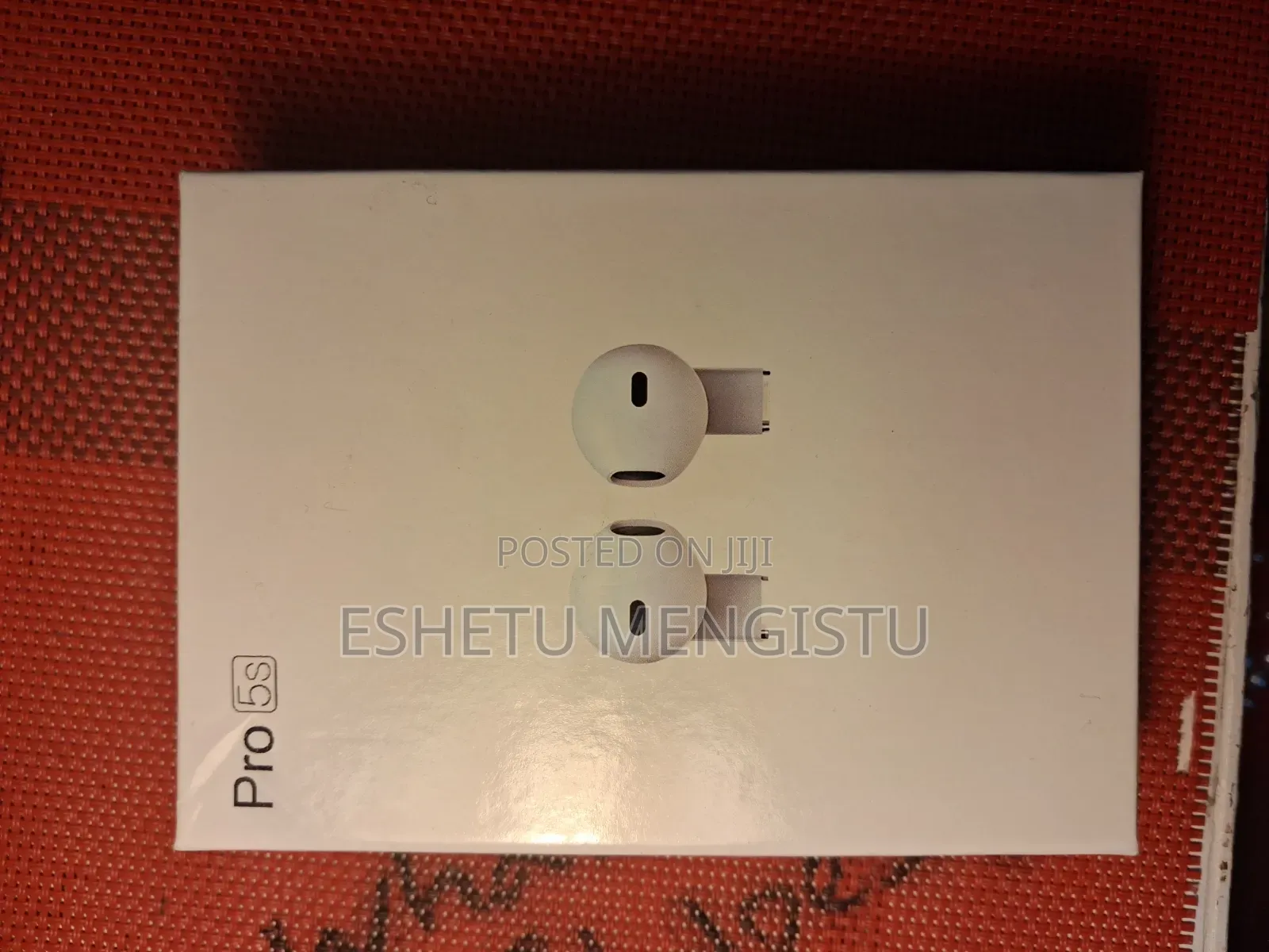 White Pro5s AirPod