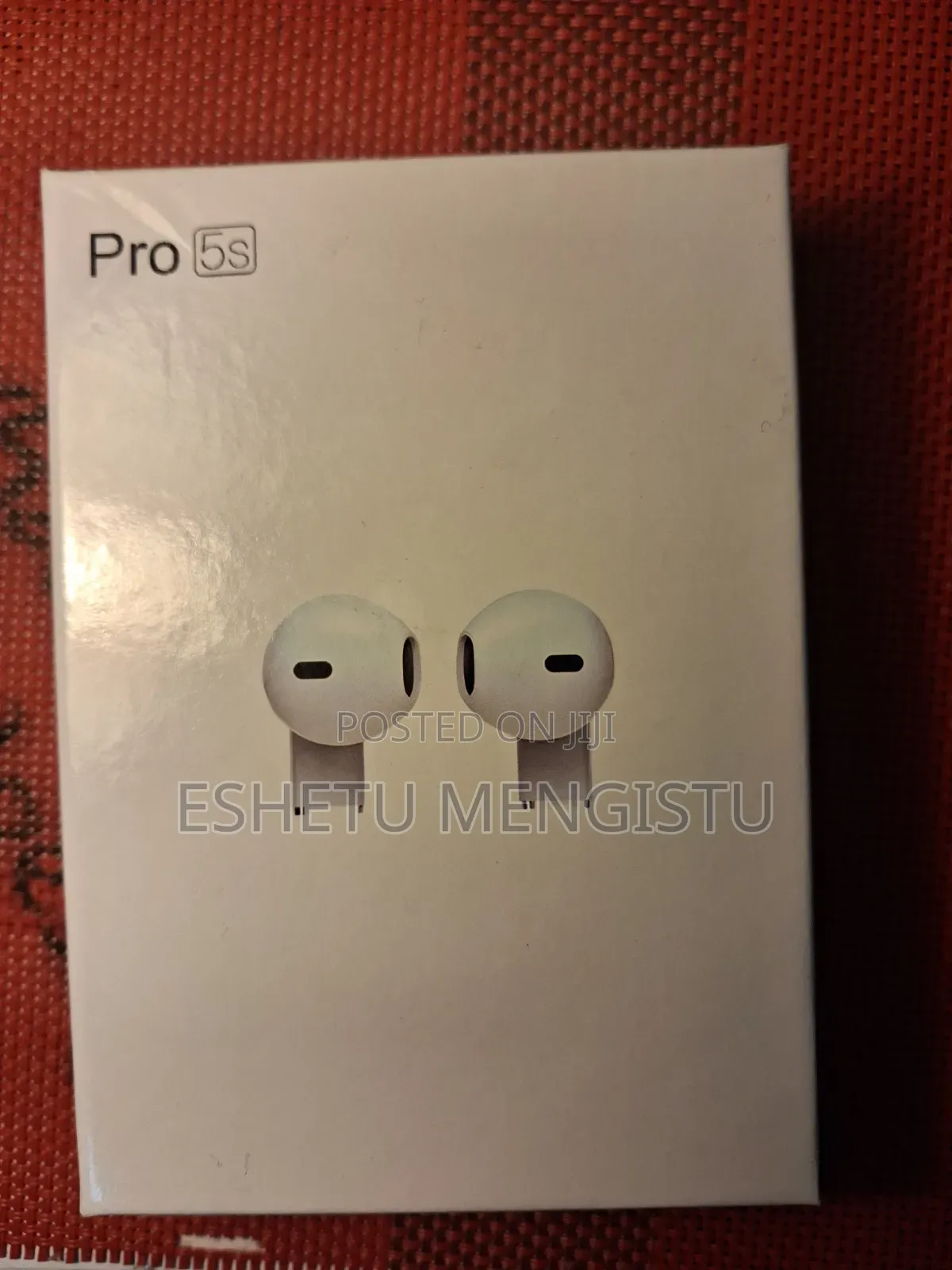 White Pro5s AirPod