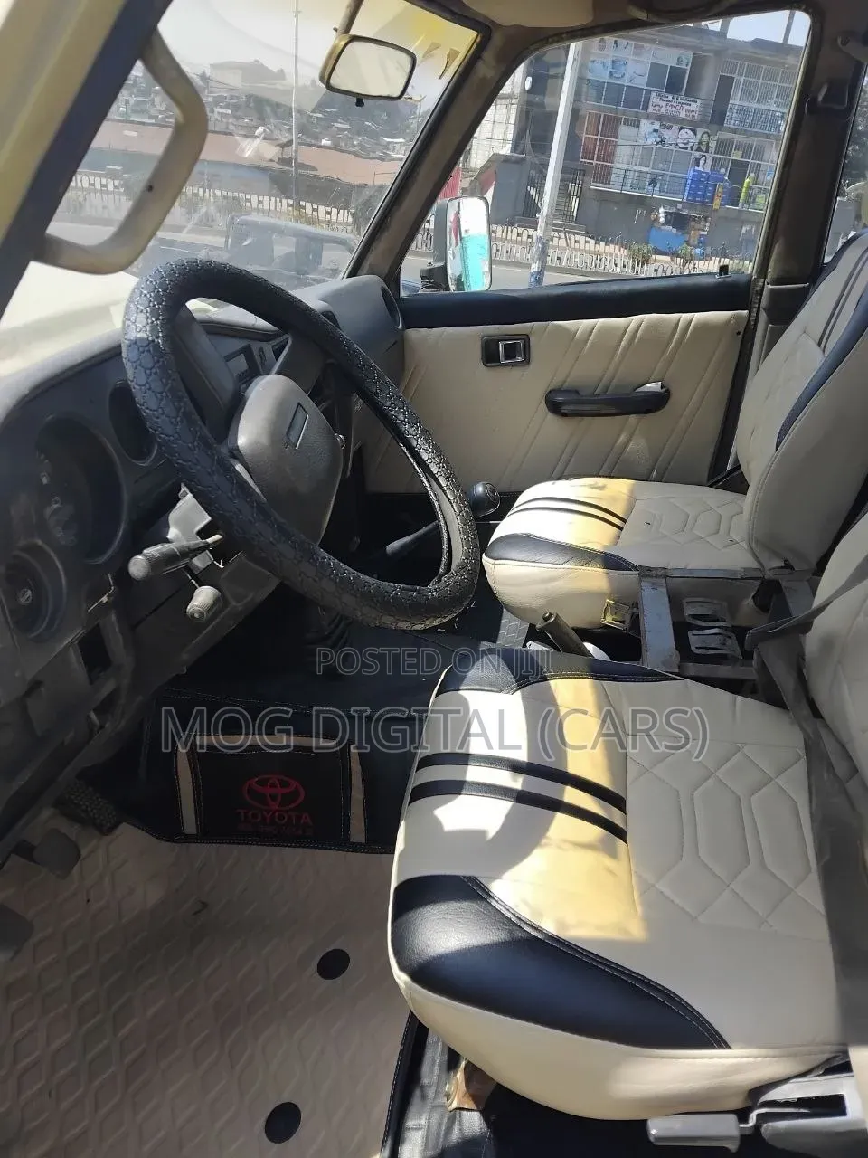 Toyota Land Cruiser 62 Wagon 1989 Beige