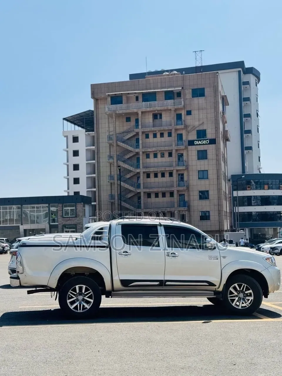 Toyota Hilux 2010 Gray