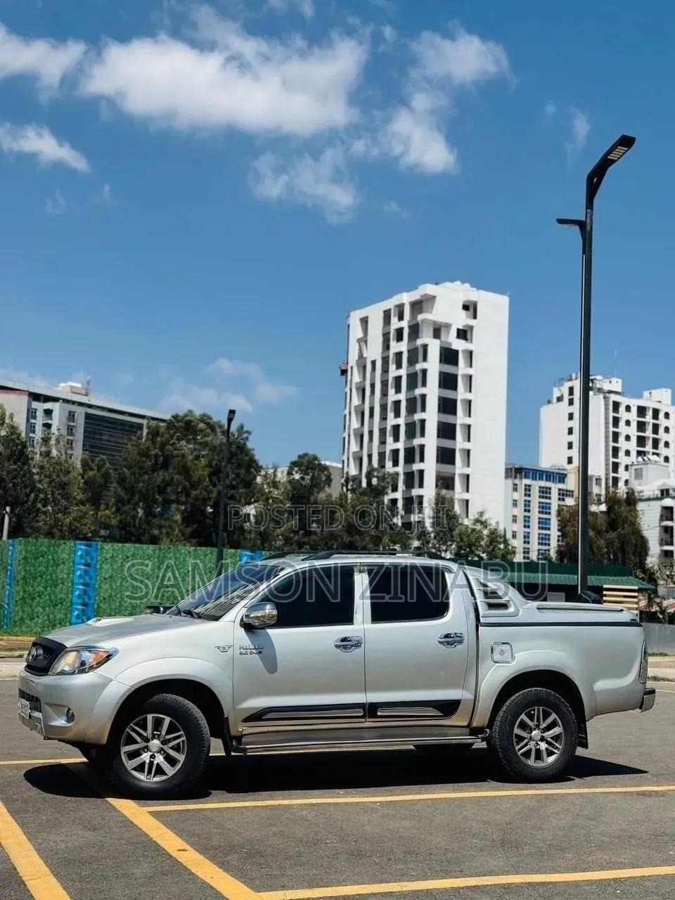 Toyota Hilux 2010 Gray