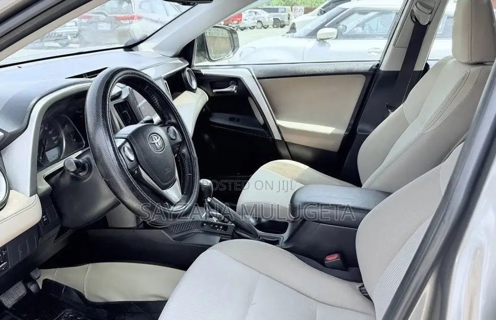 Toyota RAV4 2015