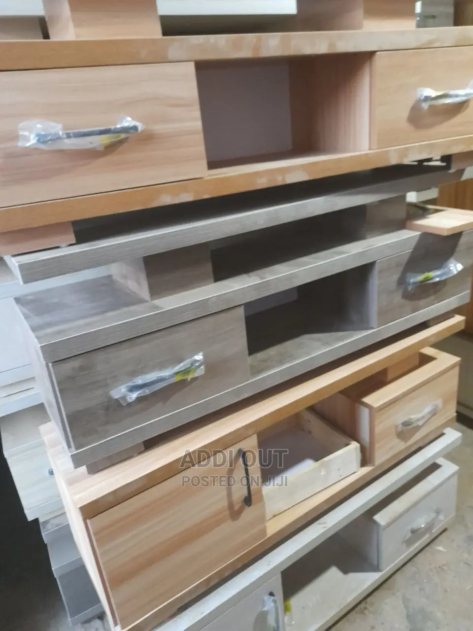 ላምኔት ጠረጴዛዎች/Tables