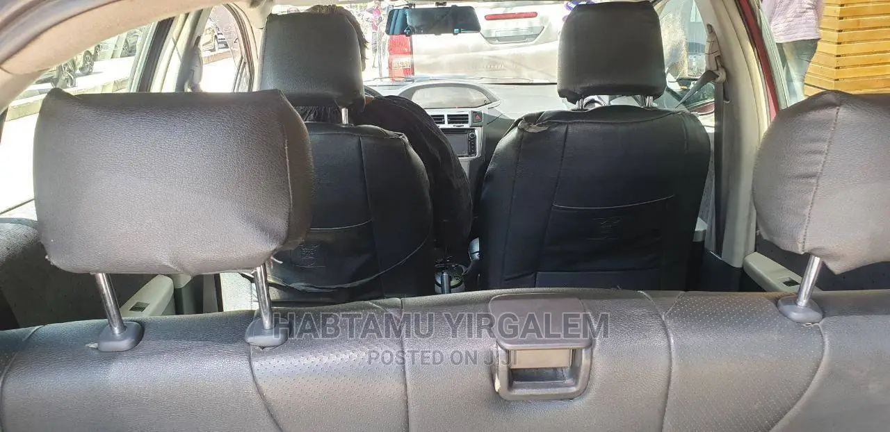 Toyota Yaris 2010 Burgundy