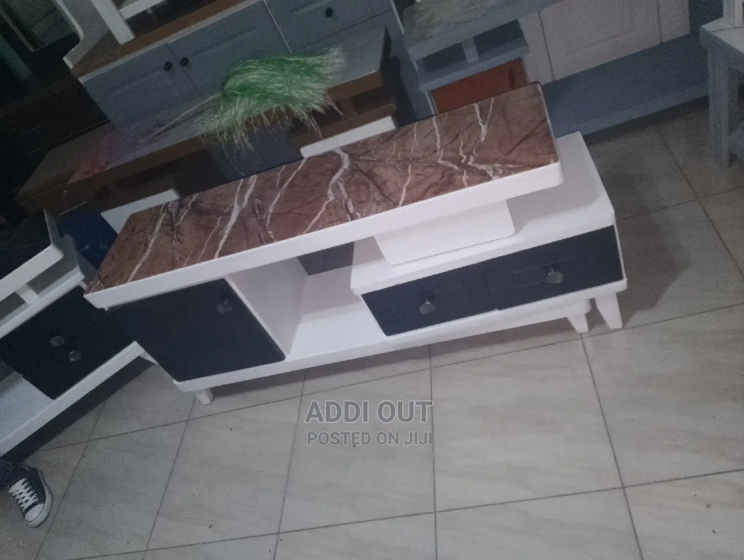 ቲቪ ማስቀመጫ/ቲቪ ስታንድ